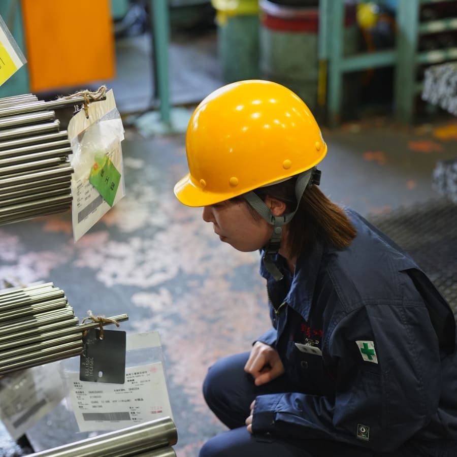 働く女性社員